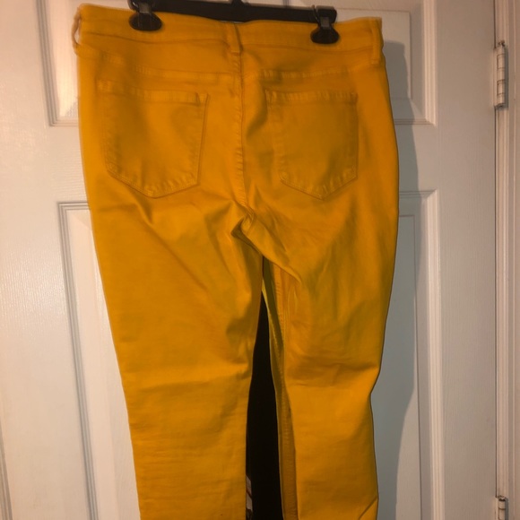 Yellow Old Navy skinny jeans 👖 - Picture 4 of 5